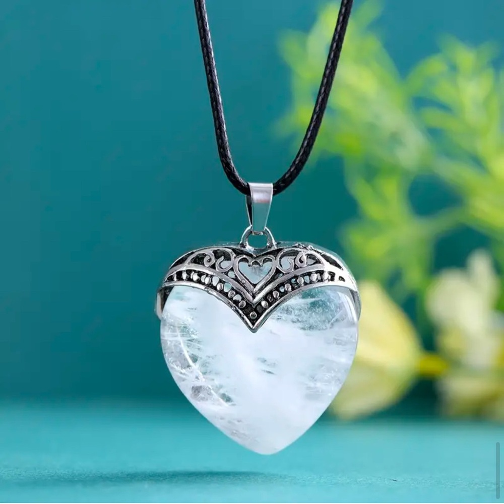 122 ❤️  White Quartz Heart Gemstone Crystal  Pendant Necklace